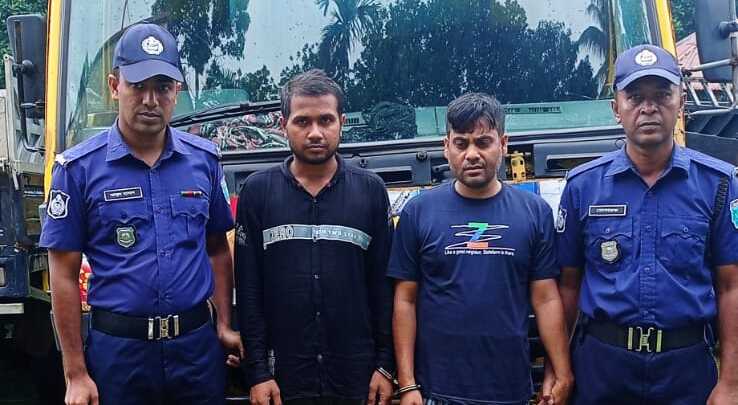 সিলেটে ভারতীয় চিনিসহ ২ চোরাকারবারি আটক